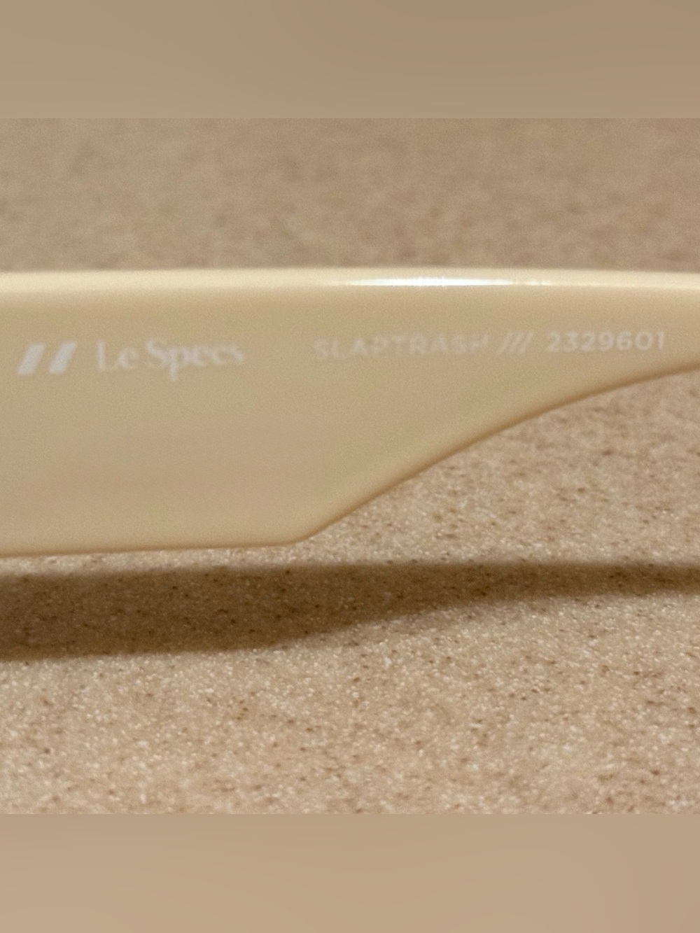 Le Specs Slaptrash Ivory Sunglasses Cream Frame Green Lens EUC - Picture 8 of 8